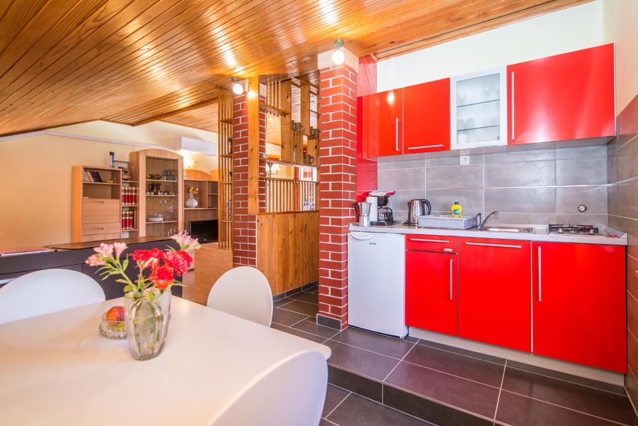Apartment Vesna Ровінь Екстер'єр фото