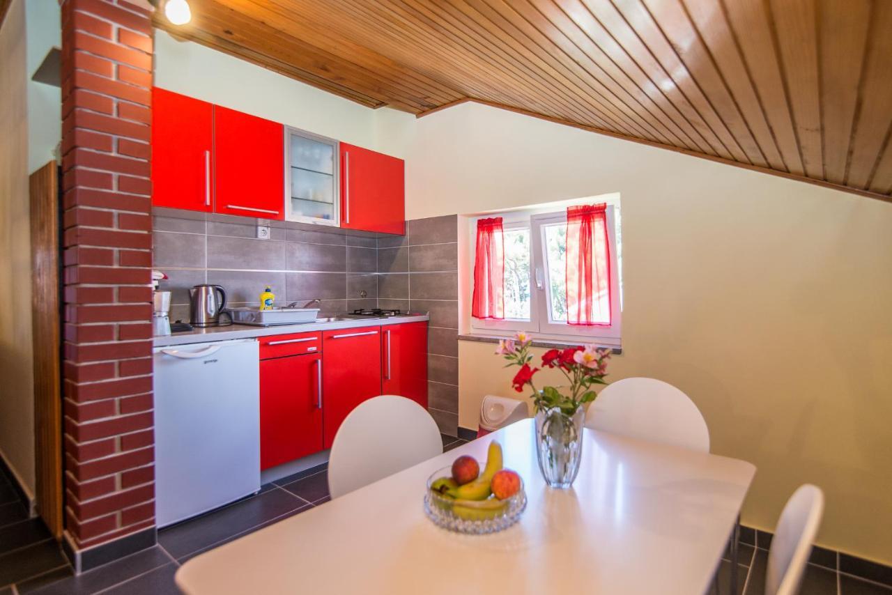 Apartment Vesna Ровінь Екстер'єр фото