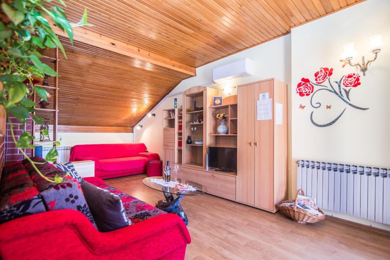 Apartment Vesna Ровінь Екстер'єр фото