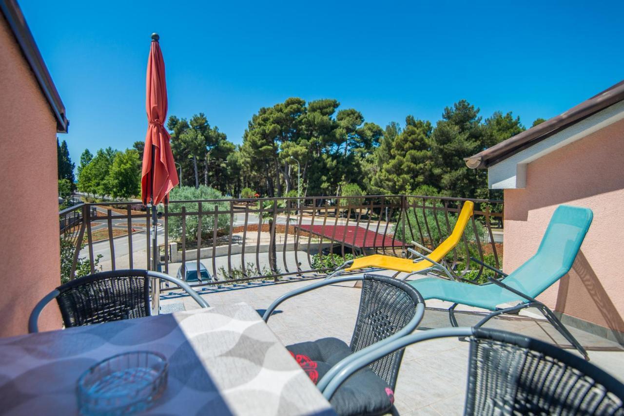 Apartment Vesna Ровінь Екстер'єр фото